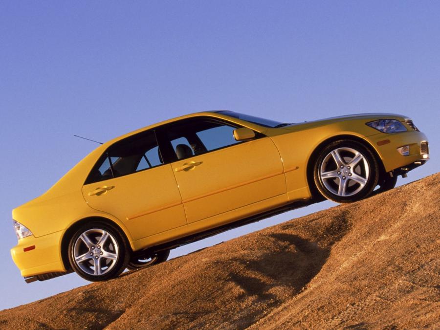  Lexus IS300 2001 года  (фото 12 из 23)